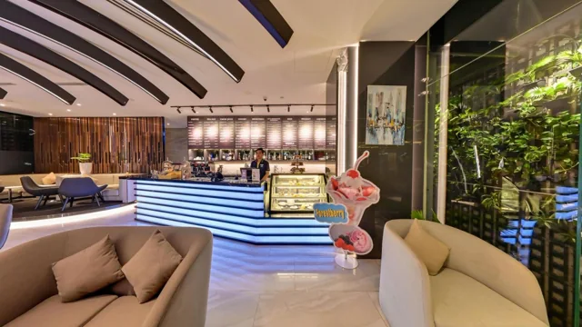 Premier Pearl Hotel — Ocean Lounge & Café